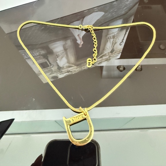 LOT 2224 18K gold plated Dior D Pendant Necklace - Picture 4 of 10